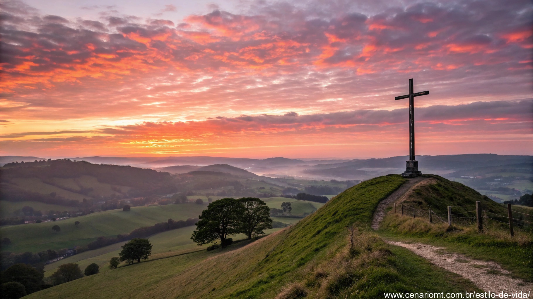 imagem de um nascer do sol com uma cruz em um monte, simbolizando fé e renovação