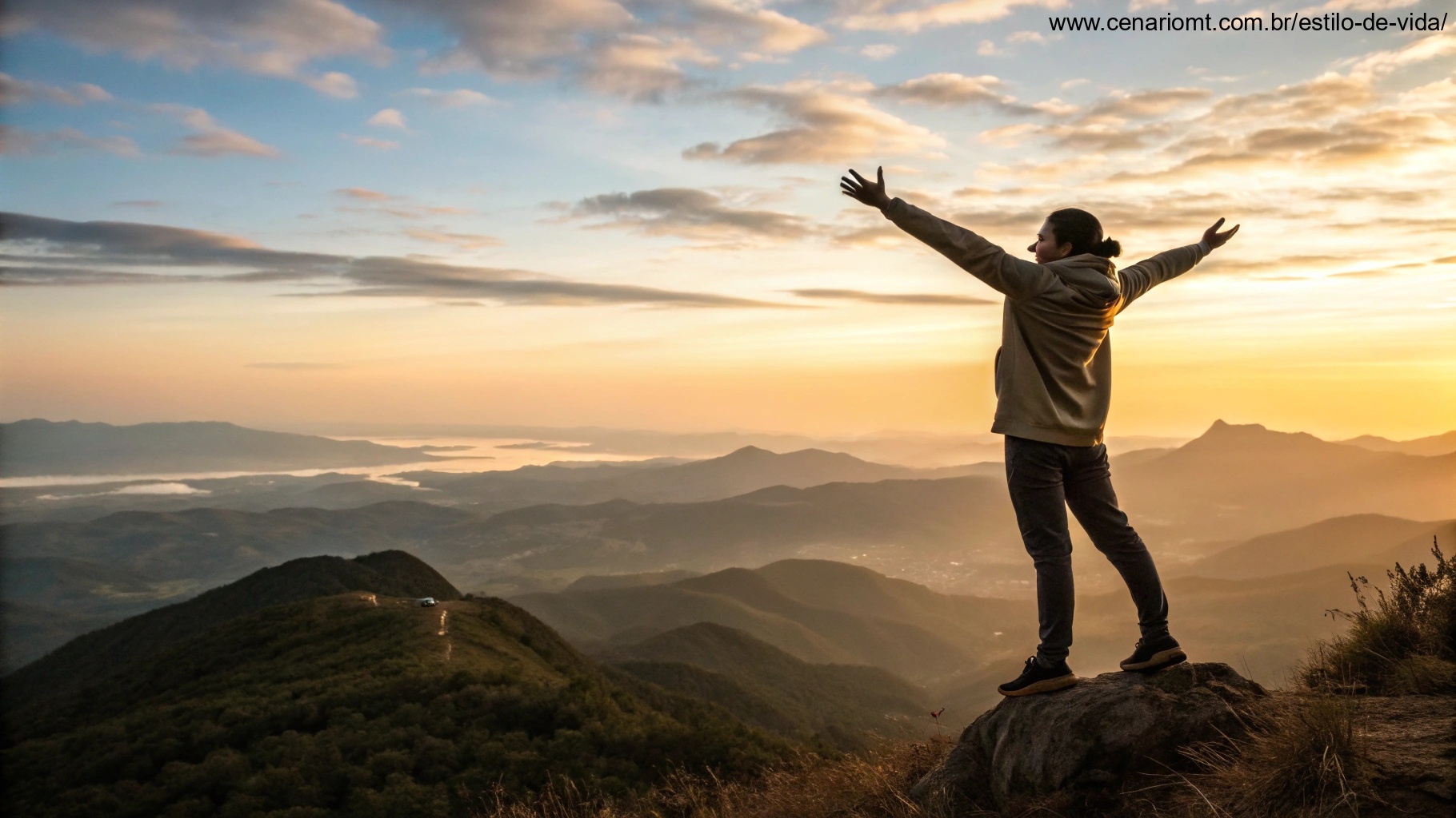 imagem de uma pessoa com postura determinada olhando para o horizonte ao amanhecer, simbolizando motivação e novos começos