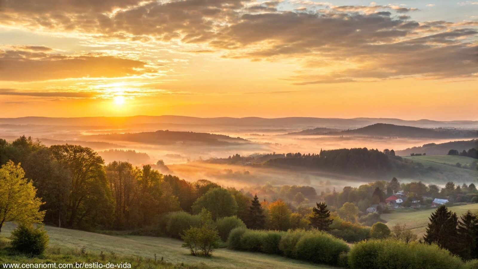 Nascer do sol sereno iluminando uma paisagem tranquila, simbolizando um novo começo para o sábado, 1º de março de 2025.
