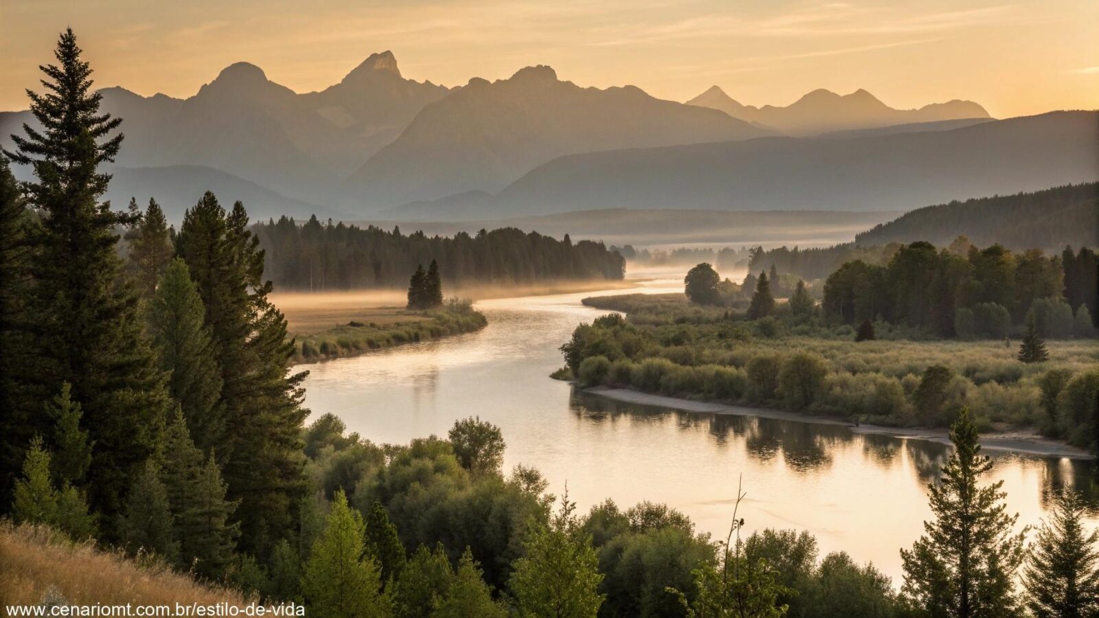 Paisagem serena e pacífica ao amanhecer, com luz dourada suave brilhando sobre um rio calmo, cercado por árvores e montanhas ao fundo.