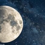 Fase da Lua Hoje, Terça-feira, 11 de Março de 2025: Gibosa Crescente, com a lua visível no céu noturno.