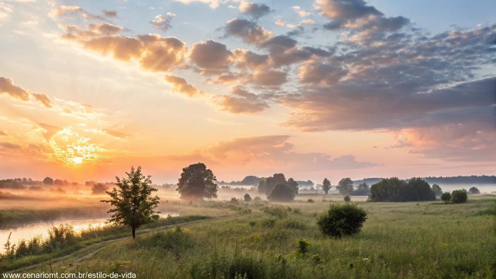 Paisagem matinal tranquila com um amanhecer radiante, céu calmo e nuvens suaves, simbolizando uma terça-feira abençoada.