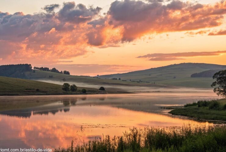 Mensagem de bom dia com uma paisagem tranquila ao amanhecer, criando uma sensação de paz e esperança.
