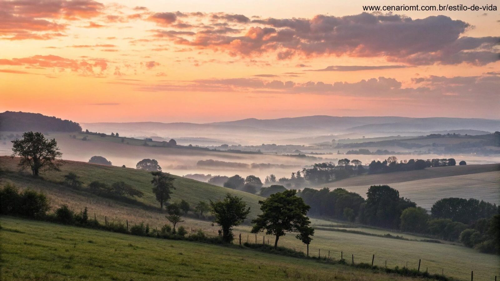 Imagem do amanhecer sereno e pacífico, simbolizando um novo dia de oração e reflexão.