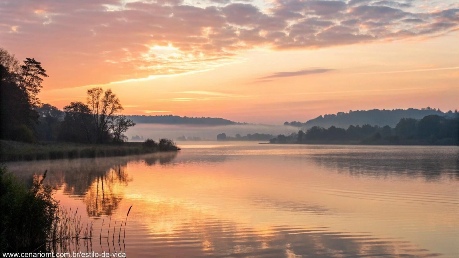 Cena serena com o nascer do sol sobre um lago calmo, simbolizando reflexão e oração.
