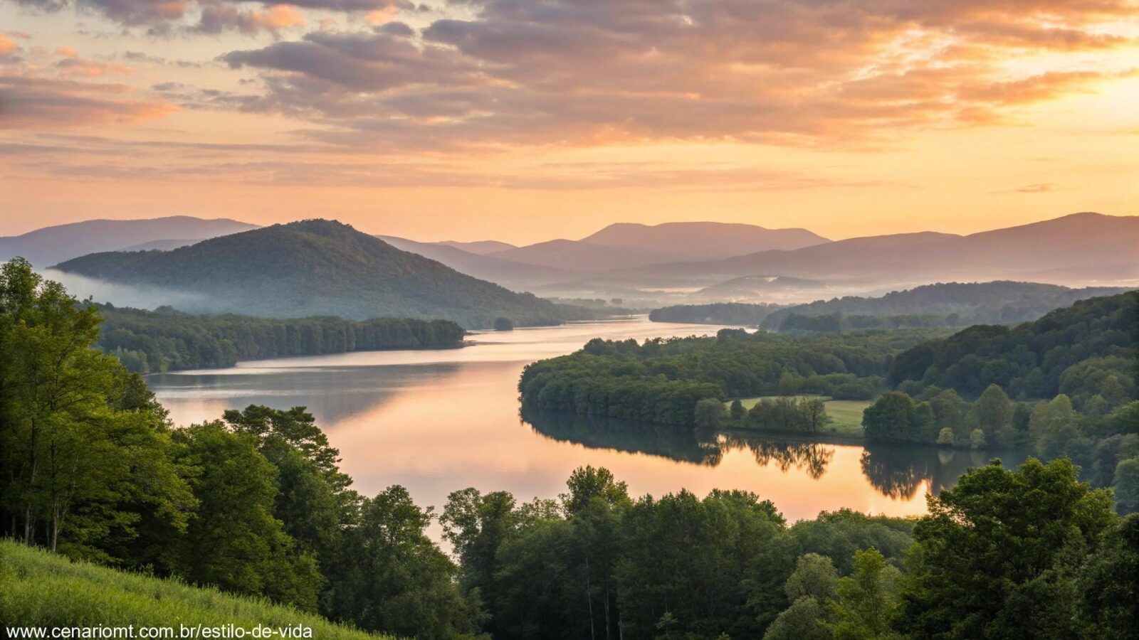 Paisagem serena ao amanhecer com cores suaves no céu, refletindo tranquilidade.