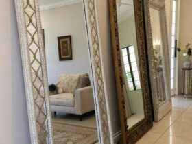 Decorações elegantes com espelhos para ampliar espaços