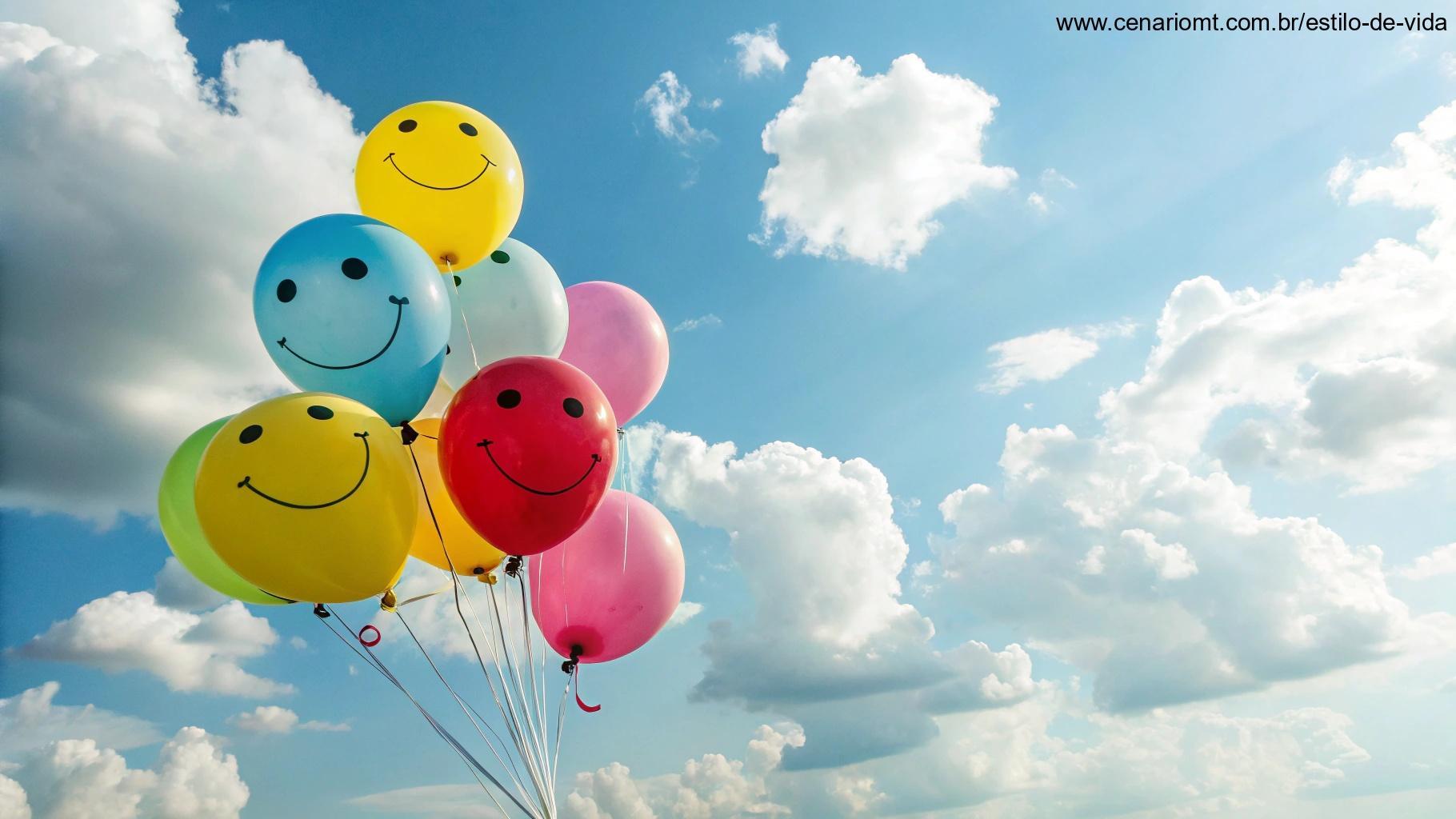 Imagem alegre com balões coloridos flutuando em um céu claro, representando a positividade e a felicidade compartilhada com amigos.
