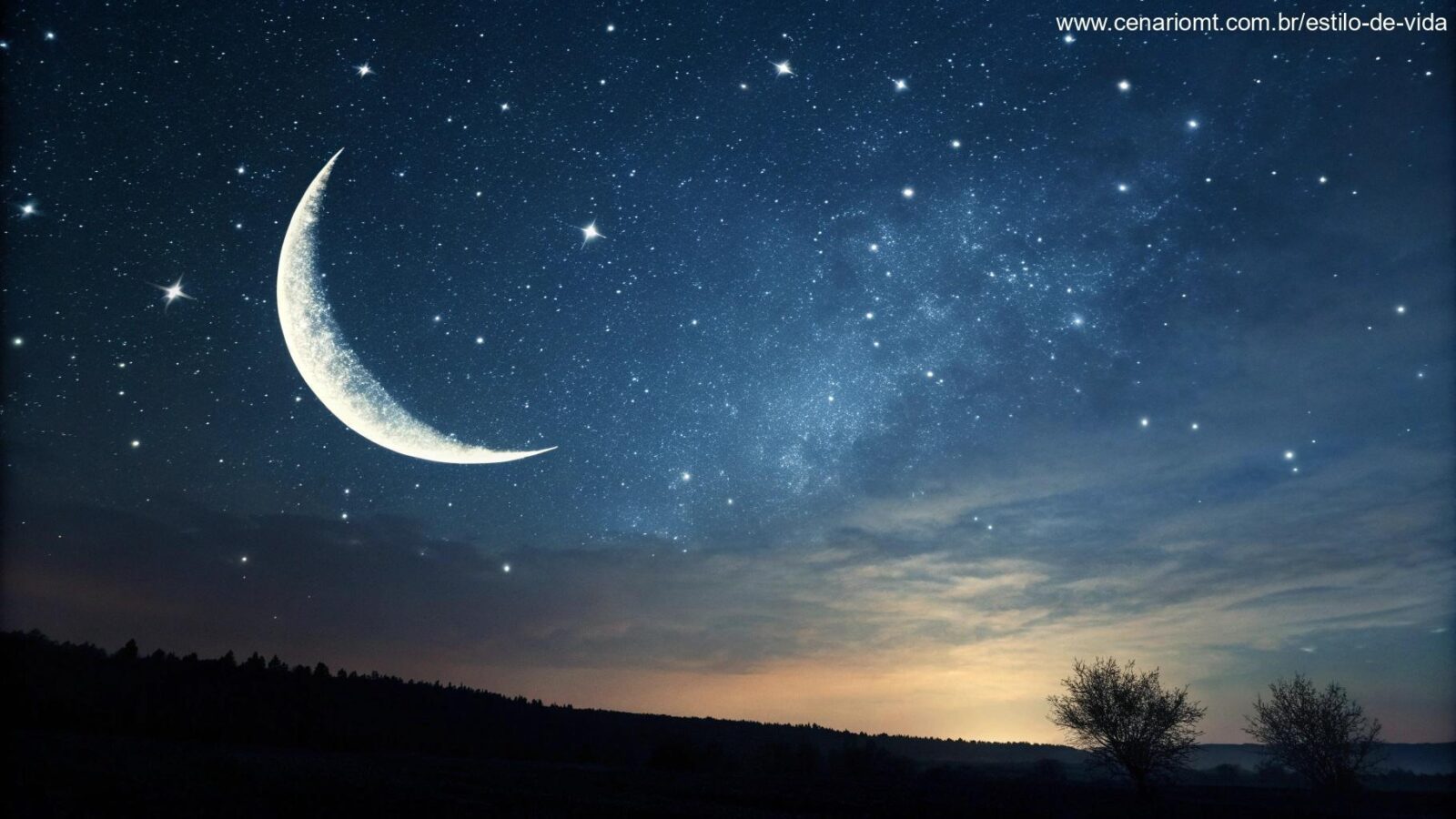 Céu noturno sereno com uma lua crescente brilhante, cercada por estrelas fracas