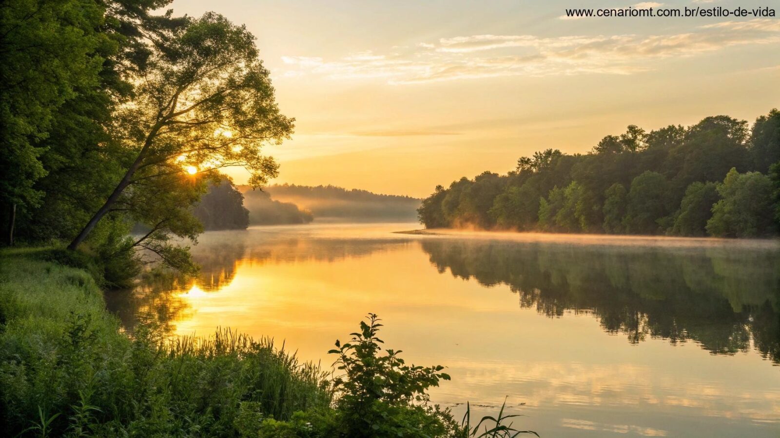 Imagem de um amanhecer tranquilo sobre um lago sereno, simbolizando o começo de uma nova semana.