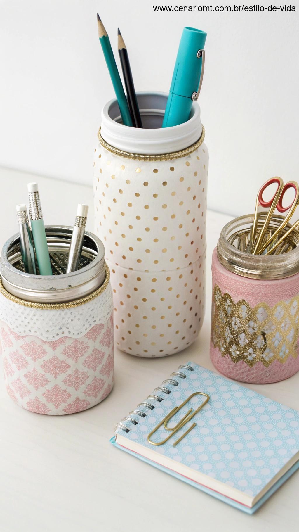 Organizadores de mesa com estilo usando frascos reciclados