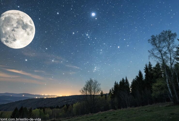 Céu noturno claro em 11 de maio de 2025 com a fase atual da Lua visível