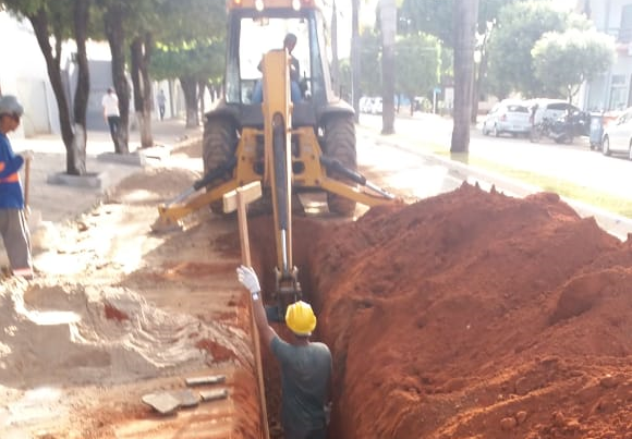 Obras de esgoto no bairro Menino Deus Foto Prefeitura Municipal de Lucas do Rio Verde 1