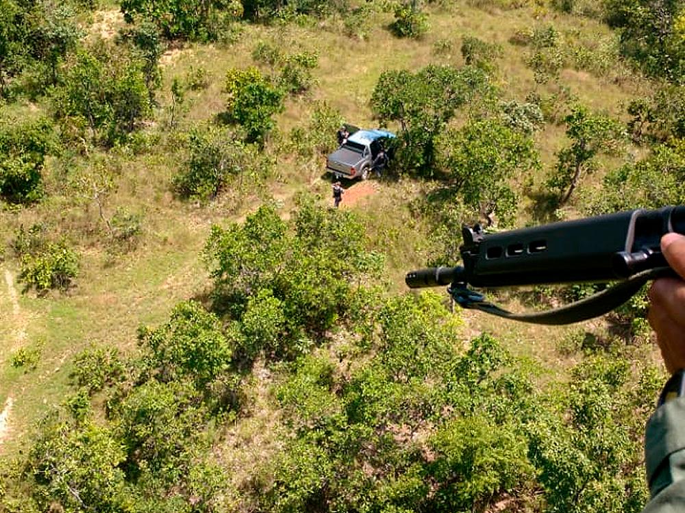 caminhonete roubada em cuiaba e encontrada em regiao de mata 5c5499107c64a