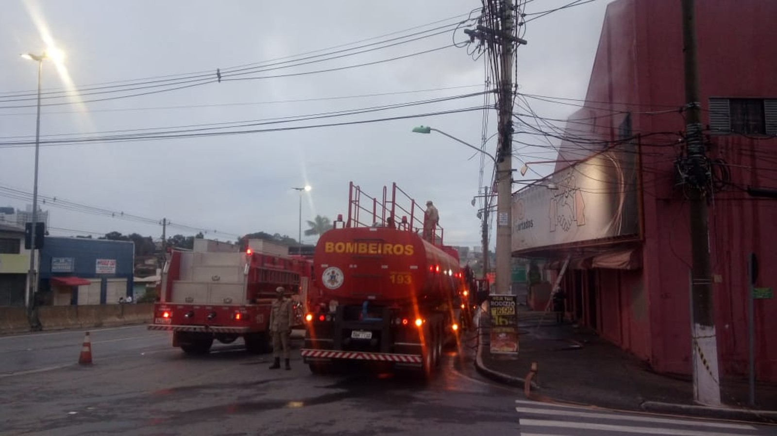 Loja de autopeças pega fogo pela segunda vez 2 whatsapp image 2018 11 20 at 06.10.08