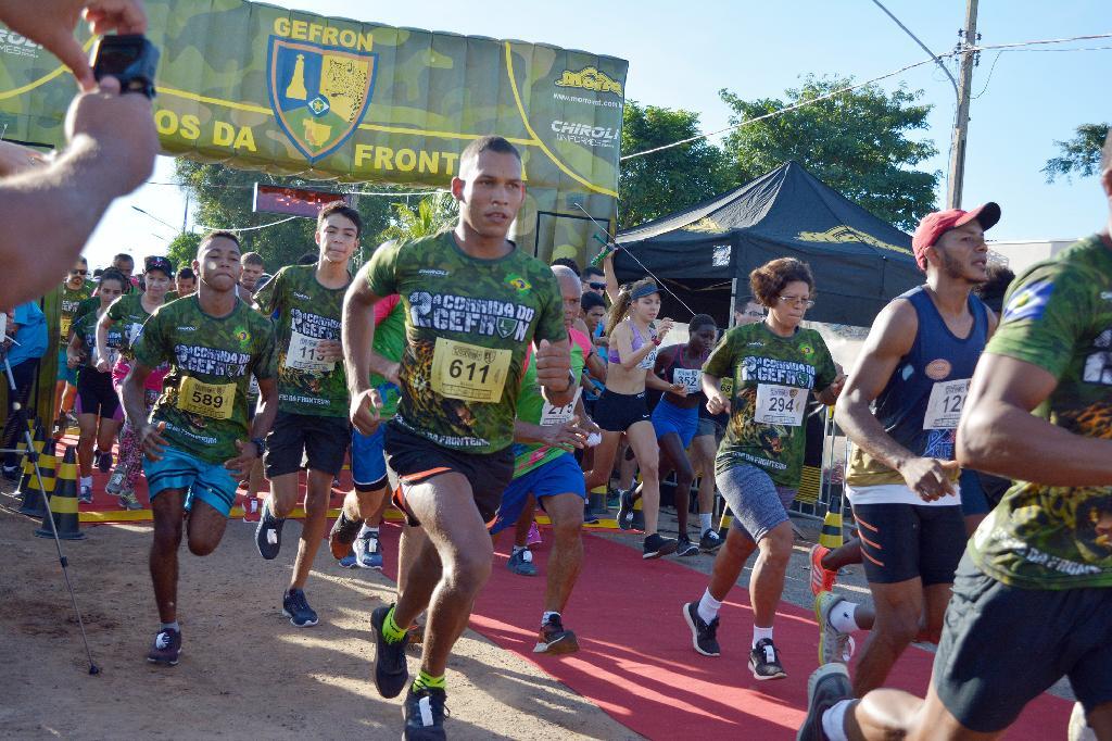 corrida desafio da fronteira reuniu mais de mil corredores entre adultos e criancas 5c99408401f6f