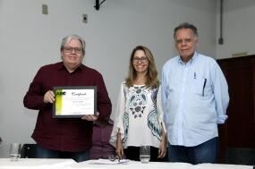 pinheiro e homenageado pela implantacao do programa de fluoretacao da agua em cuiaba 5c9e767c0383b