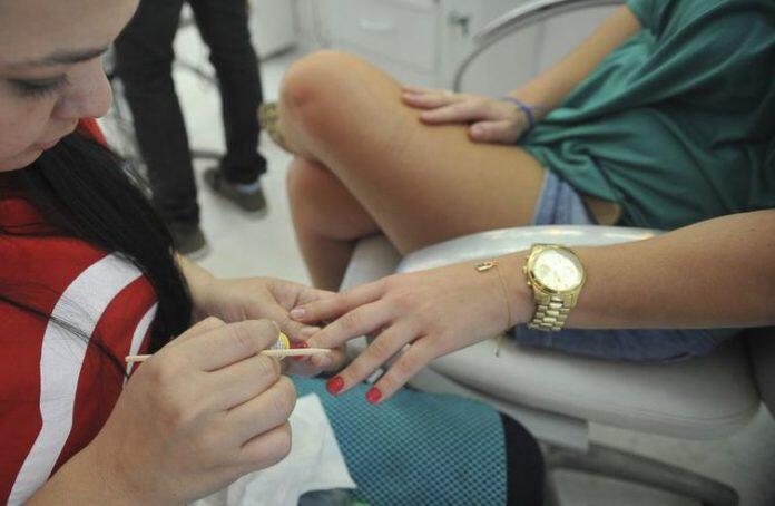 Setor de serviços tem queda de 0,4% de janeiro para fevereiro_5cb088821a0cd.jpeg