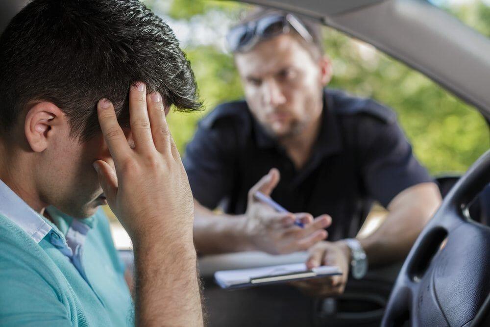 multa para condutor nao habilitado