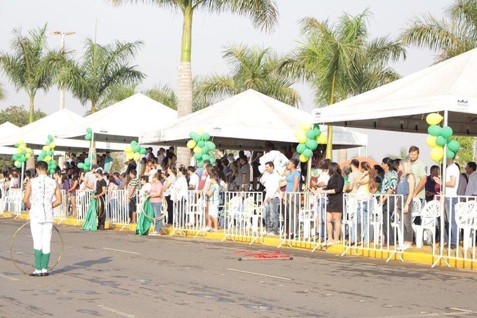 Desfile cívico de 7 de setembro reúne milhares em Lucas do Rio Verde