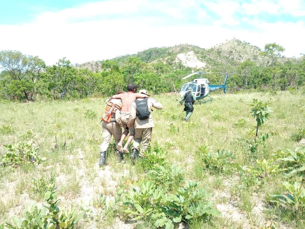 Equipes de segurança resgatam desaparecido em região de mata