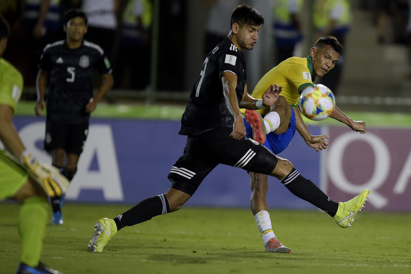 gabriel veron e eleito o craque da copa do mundo sub 17 2019 5dd1ea623a6e7