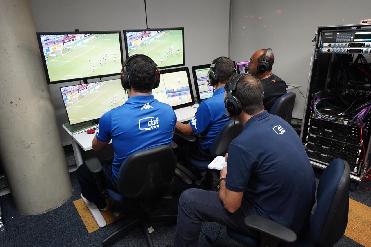 cbf realiza primeiro teste do var a distancia da america latina 5deac7d339149