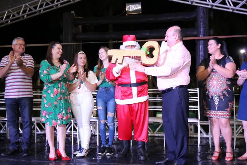 muita emocao marcou a abertura do natal para todos em lucas do rio verde 5de5221f3ab30