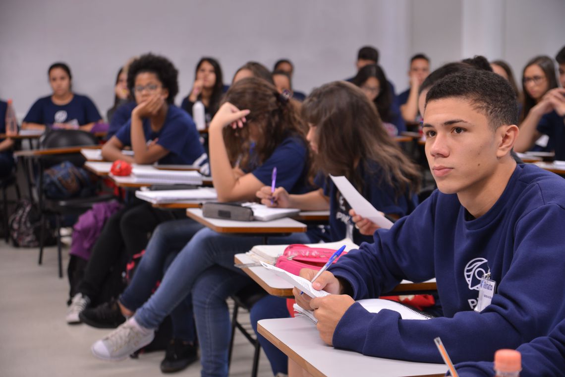 pisa meninas vao melhor em leitura e meninos em matematica 5de627d6472cf