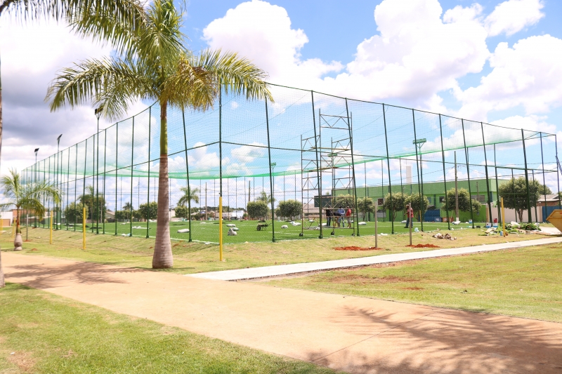 prefeitura inaugura campo de futebol 7 de gramado sintetico no bairro cerrado 5df1441a6fdf4