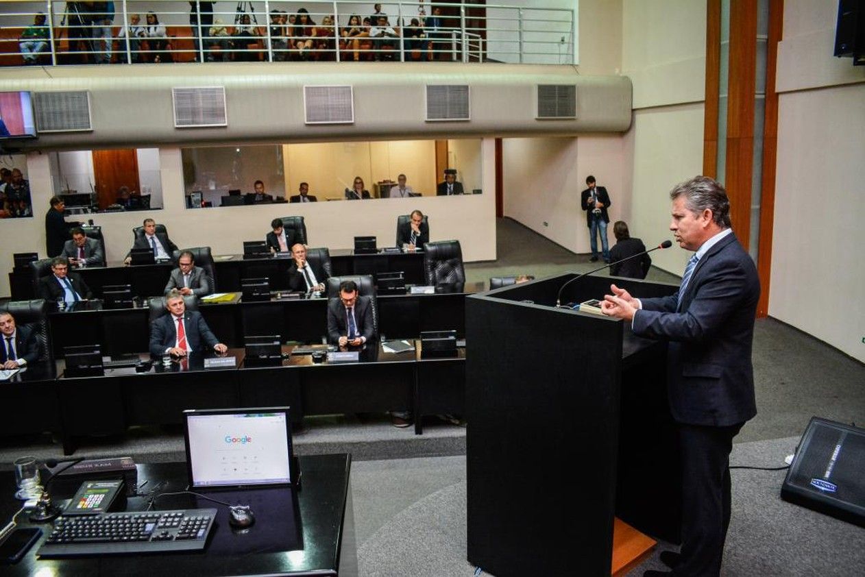 'É o mesmo que dizer corta a sua perna que eu corto o meu dedinho', diz governador de MT sobre proposta de Bolsonaro 2 mauro mendes