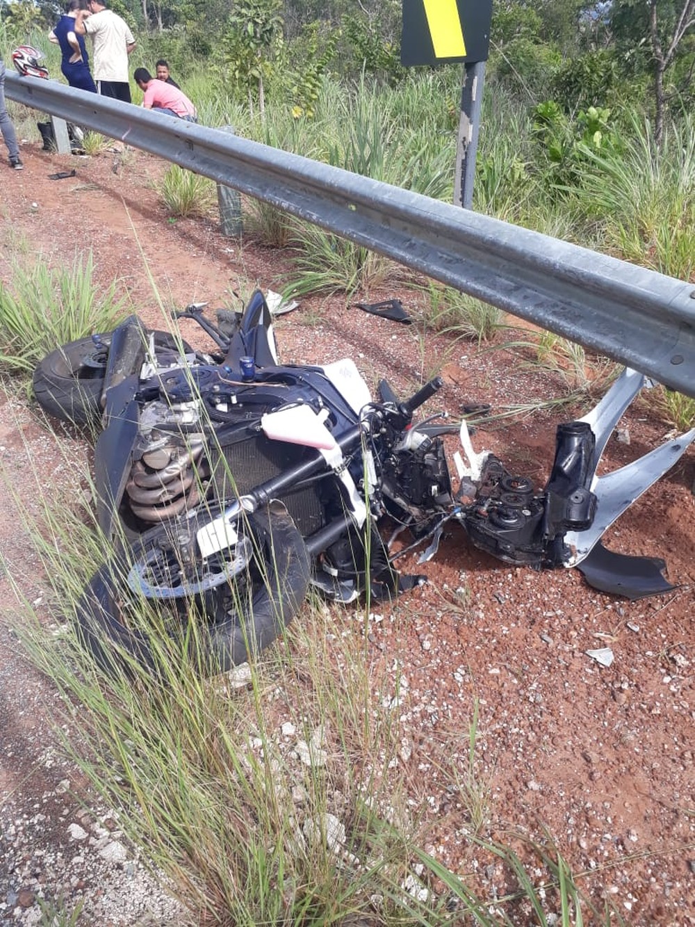 No Portão do Inferno: Engenheiro morre em acidente de moto na estrada de Chapada 2 whatsapp image 2020 03 30 at 07.35.54
