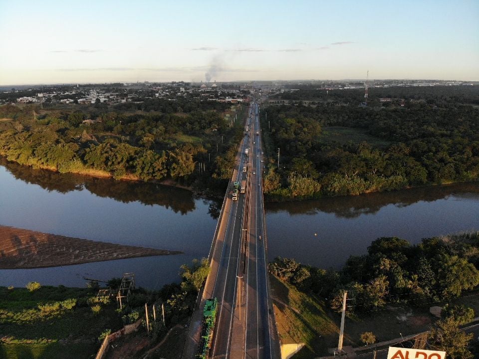 Ponte sobre o Rio Vermelho