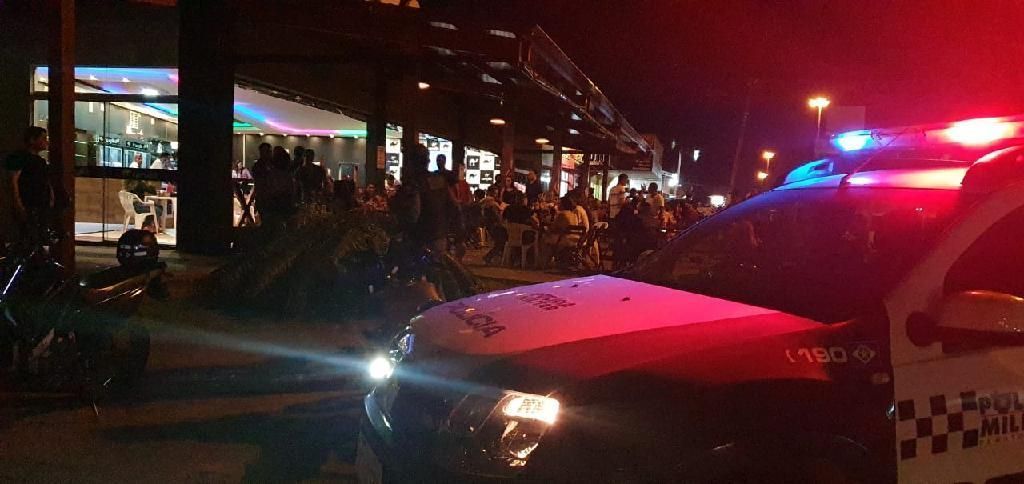 Em apoio a Vigilância Sanitária PM identifica bares com aglomeração em Matupá 2020 08 23 13:03:15