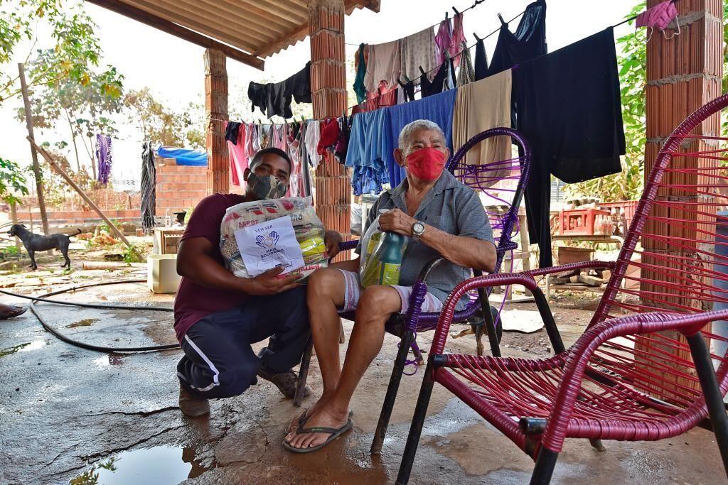 Moradores do bairro Jardim Diamante são atendidos pela Campanha Vem Ser Mais Solidário 2020 08 18 13:00:04