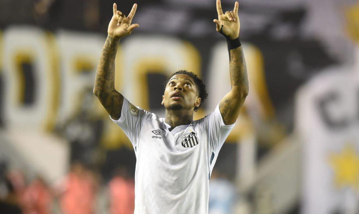 Diretor executivo nega negociações entre Flamengo e atletas do Santos e Internacional 82 Marinho marca no final e garante empate de Santos com São Paulo