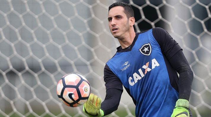 Em busca de um reserva para Diego Alves, Flamengo faz consulta por Gatito Fernández 3 gatito botafogo mercado crop1599266343616.jpg 1693159006