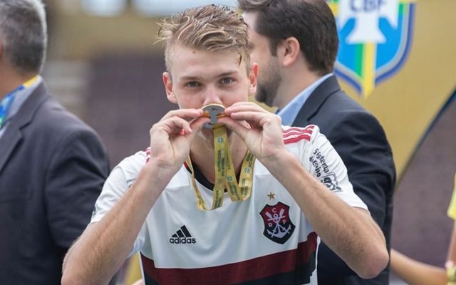 gustavo alemao zagueiro sub 20 flamengo