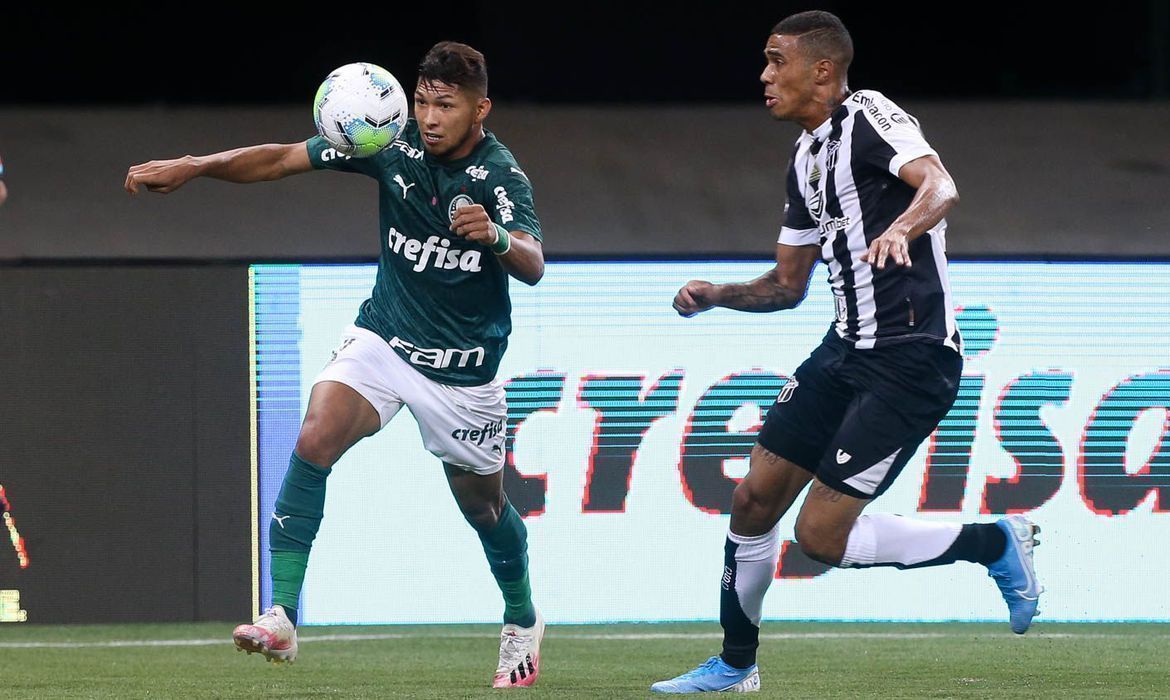 Palmeiras vence Ceará e mantém invencibilidade no Brasileiro