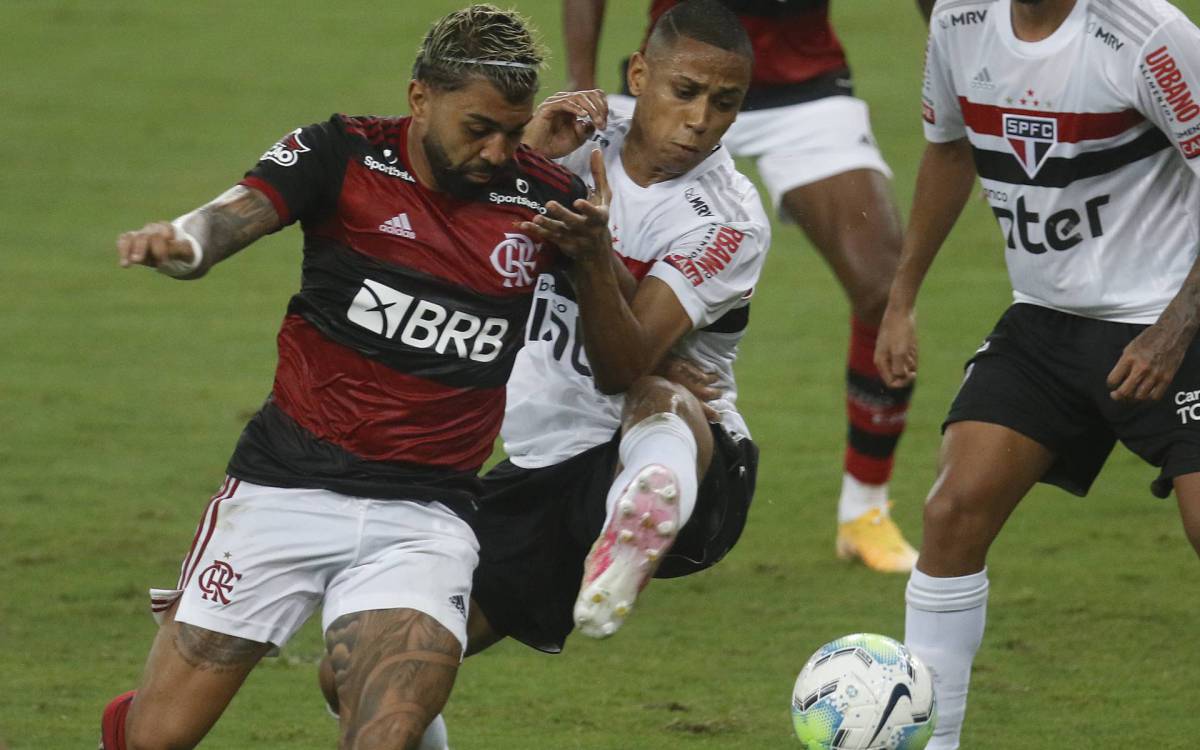 Rogério Ceni pôde contar com o retorno de 4 jogadores importantes contra o São Paulo 2 1 flamengoxsaopaulo023 20471736