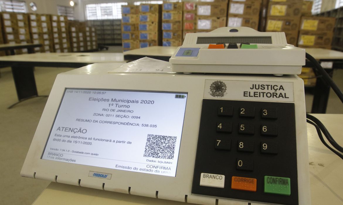 Brasil vai às urnas para eleger prefeitos e vereadores
