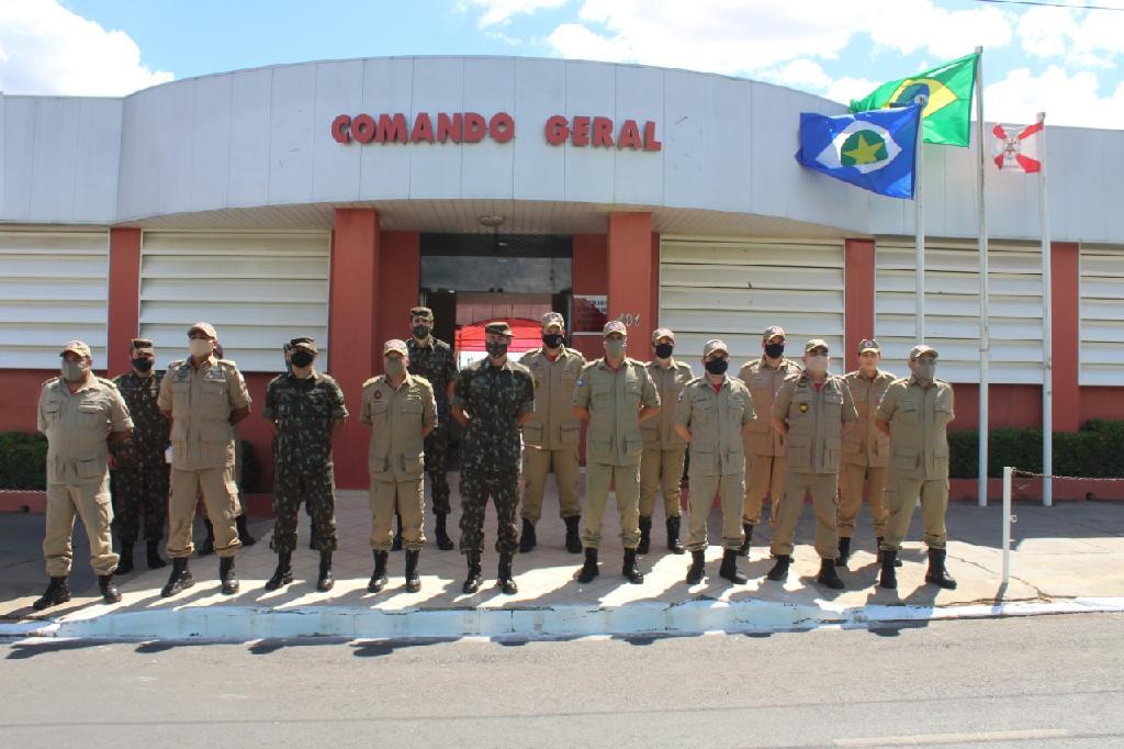 Corpo de Bombeiros Militar de MT recebe visita do comandante da 13ª Brigada de Infantaria Motorizada2020 11 25 10:03:10