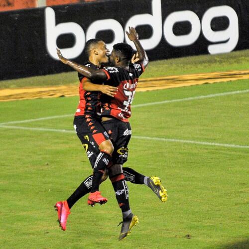 Vitória quebra jejum e bate o Figueirense pela 21ª rodada da Série B