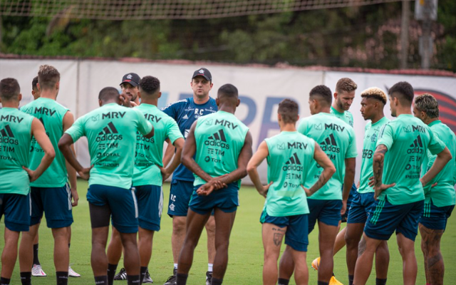 flamengo treina no ninho do urubu