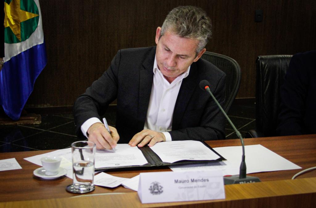 Governador sanciona lei que visa reduzir reincidência criminal em Mato Grosso2020 12 15 16:34:14