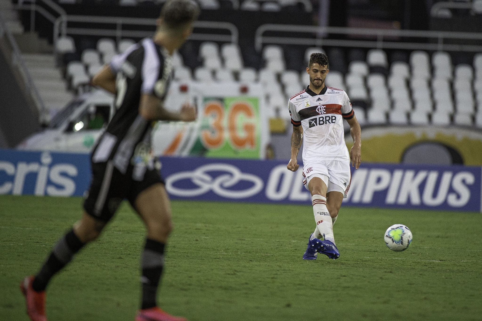 Caso não sofra gols contra o Santos, Flamengo pode atingir marca inédita no Brasileirão 2 Gustavo Henrique