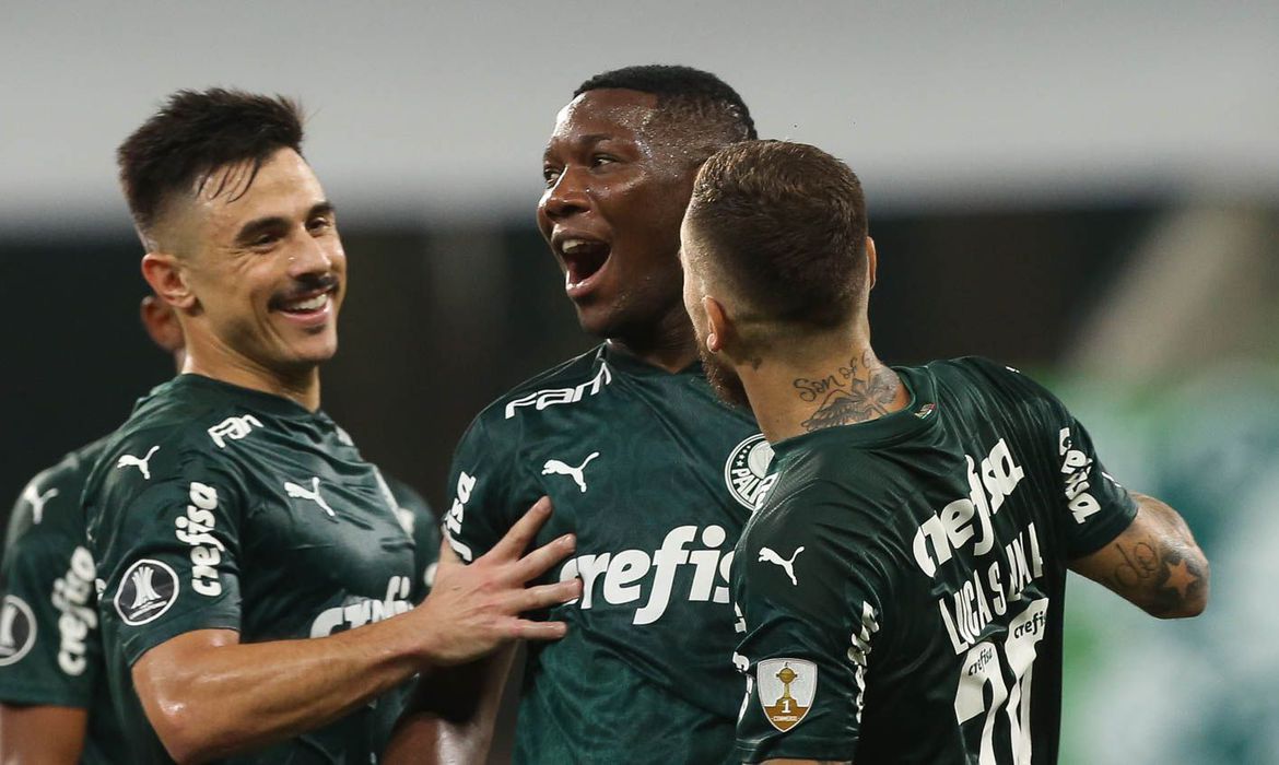 Palmeiras goleia Delfín e avança na Libertadores