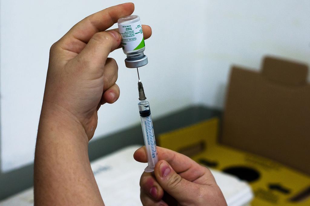 1º Lote da vacina chega em Mato Grosso às 16h35; Logística para distribuição já está preparada2021 01 18 11:46:55