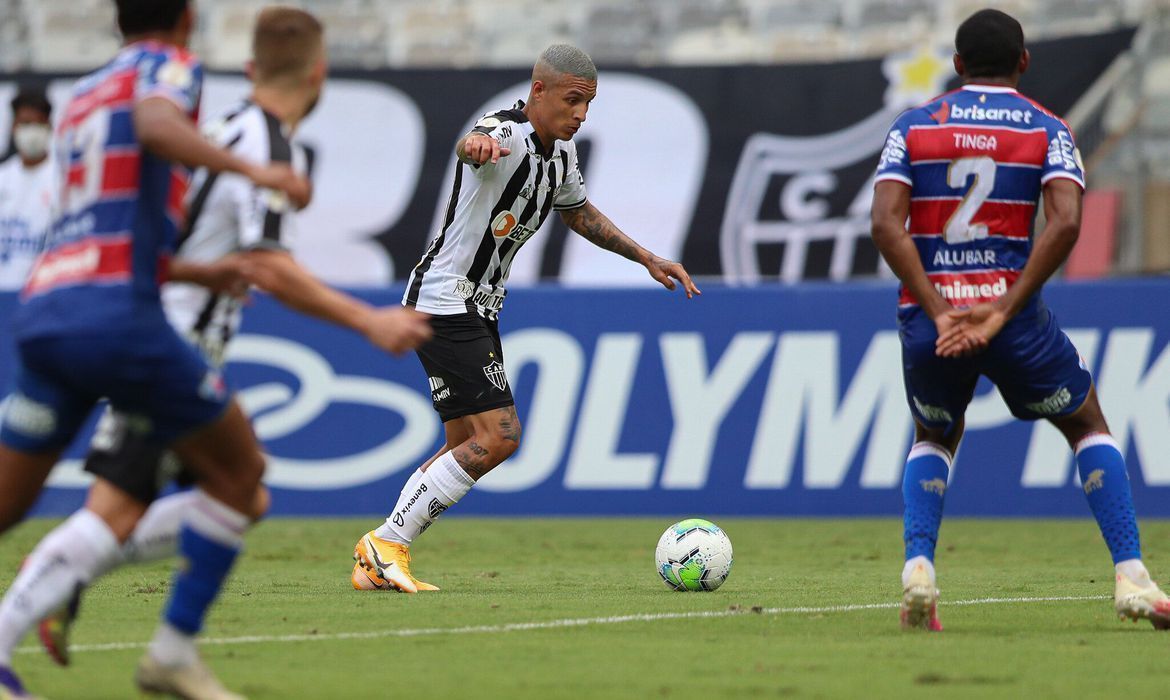 Atlético Mineiro vence Fortaleza e assume a vice liderança