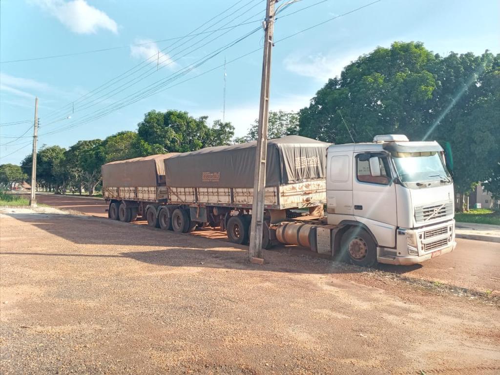 PM prende três e desmonta plano de furto de 47 toneladas de milho em silo de fazenda 2021 01 01 21:02:32